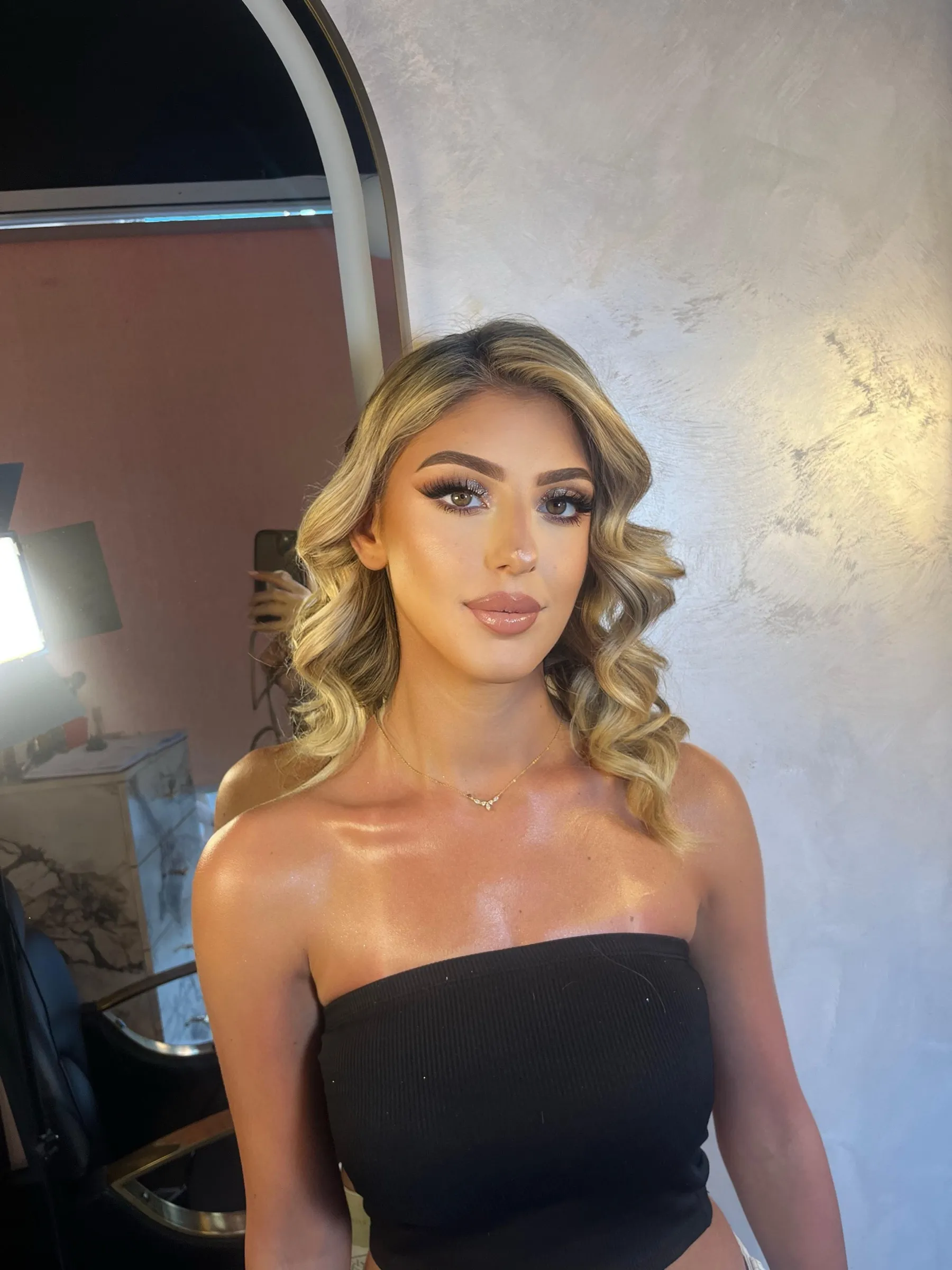 Glam blonde me valë